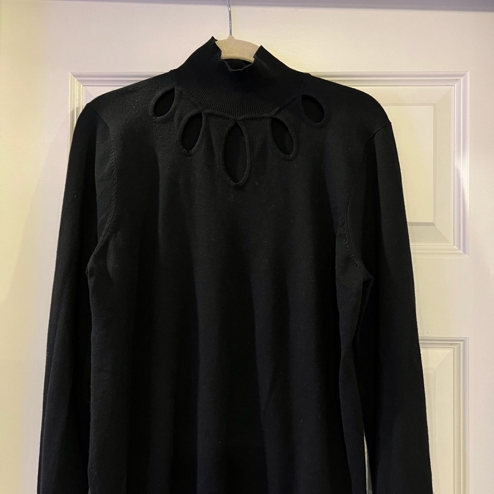 Size xl women’s black sweater w 5 -cut out, peek a boo glimpses of skin